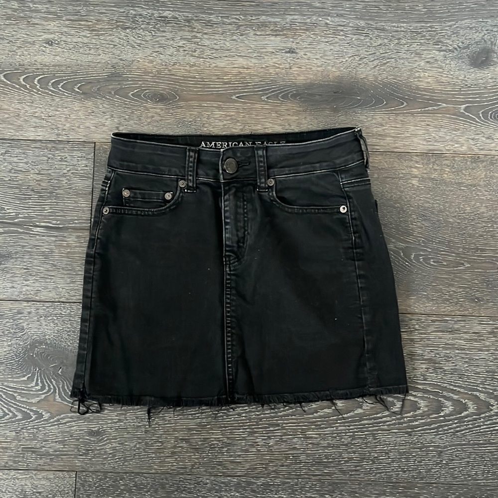 American Eagle black mini skirt, size 00